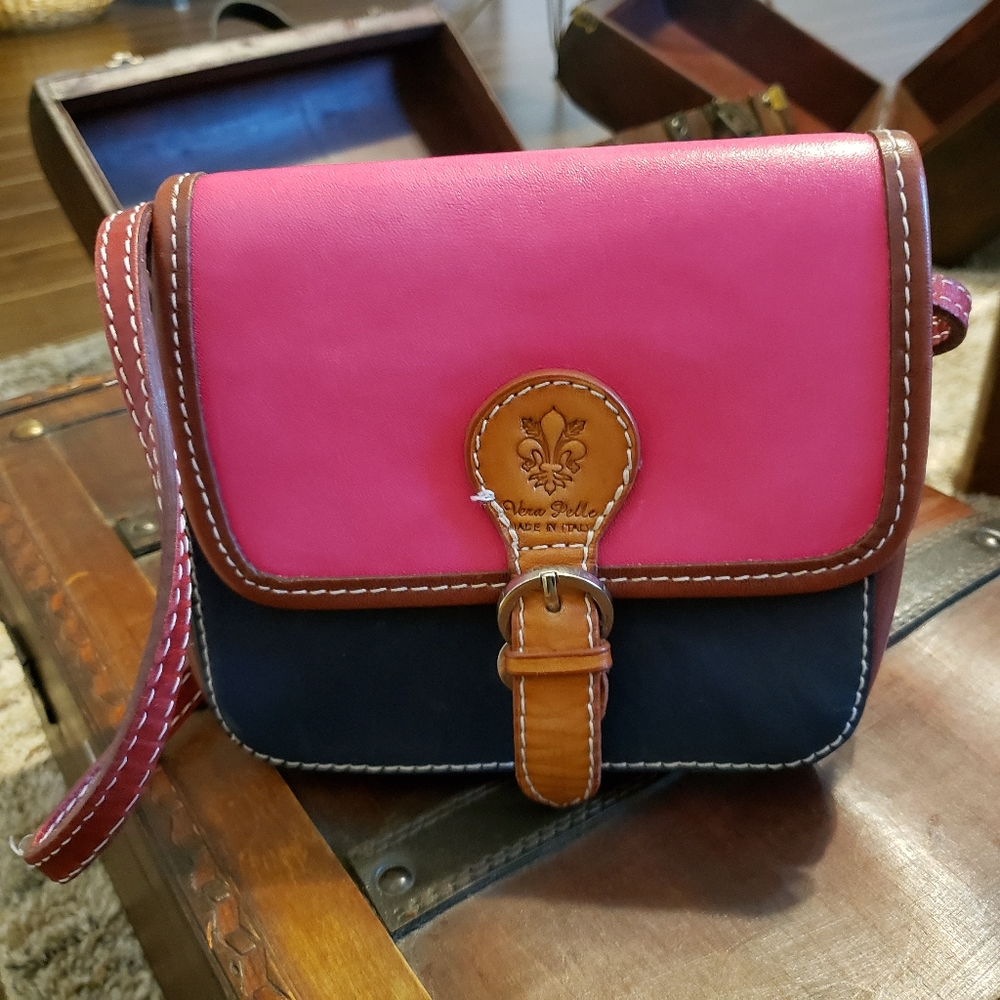 Vera pelle vittoria veneta crossbody bag.